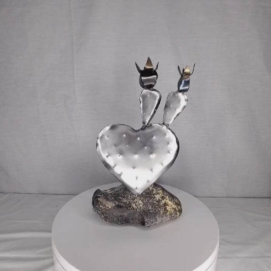 Espinas y Abrazos (Gallery-only)